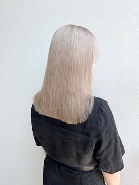 イキ 表参道(iki omotesando) ミディアムヘア/スラッシュ/グレージュカラー/デザインカラー