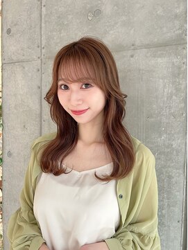 フォルテレイ 青山(FORTE Lei) ベージュカラー、レイヤーロングスタイル