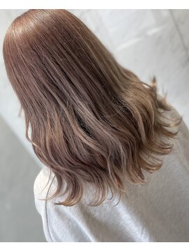 ベイリコルド(Bei Licoldo.) 派手すぎないホワイティベージュ