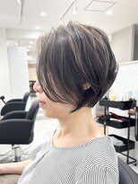 ナウアズ(now as.)&nbsp;大人まるみショート×白髪ぼかしハイライト【シン】