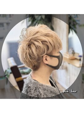 ピヴォヘアー(pivo hair) メンズカット　ダブルカラー　ミルクティーベージュ　マッシュ