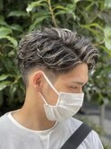 白髪ぼかしハイライト　ホワイトメッシュ　かきあげパーマ