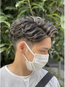 ドルクス 上野店(Dorcus) 白髪ぼかしハイライト ホワイトメッシュ かきあげパーマ