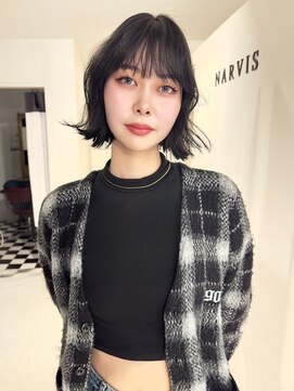 ナービス(NARVIS) ぱつっとライン切りっぱなしボブ/くびれレイヤー