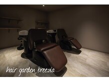 ヘアガーデンブリージア(HAIR GARDEN BREEZIA)の雰囲気（首や腰への負担が少ないシャンプー台でリラックスしながら快適に）