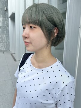 カケル(×.) 耳かけショート/オリーブカラー/ハイトーンショート