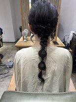 ブゾン(buZon)&nbsp;【buZonブゾン】　髪飾りなし玉ねぎ編み下ろしアレンジ