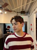 ビーバイエイトジェンツ(Bee by EIGHT GENTS)&nbsp;MEN’S HAIR/サーフカール/刈り上げセンターパート/心斎橋