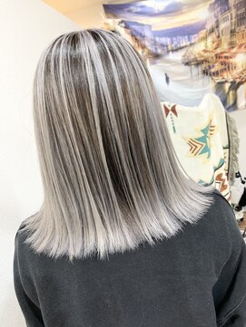 ヘア ライフ セリス(hair life Celis) ホワイトグレー