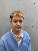 金髪クロップフェード