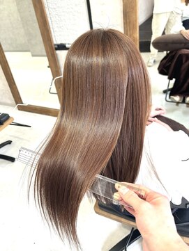 スリー(THREE) 髪質改善トリートメント  縮毛矯正　髪質改善ストレート　梅田