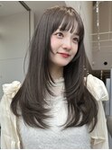 レイヤーカットミディアム透明感カラーグレージュ