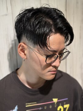 ヨシザワインク バンダイ(YOSHIZAWA Inc. BANDAI) スキンフェード/バーバースタイル/前下がり/センターパート