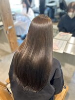 トテ(tote.)&nbsp;透明感オリーブグレージュ