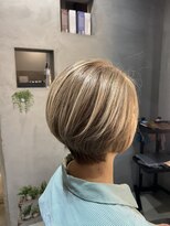 ニマルニーニー バイ ヤスオカ(2022 BY YASUOKA) 40代 ショート 明るい白髪染め