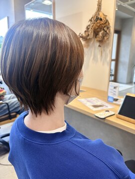 リム(LIM) ナチュラルショート×透明感艶カラー