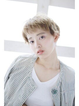 アウラ(Aula by marbles) エッジの効いたベリーショートスタイル[横浜美容室30代40代50代]