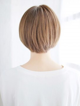 ヘアメイク ナル(hair make nalu) ハイトーンの美シルエットショート