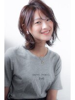 エルフォ(elfo) 【elfo】ミディアムヘアーはレイヤーを入れて旬をプラス