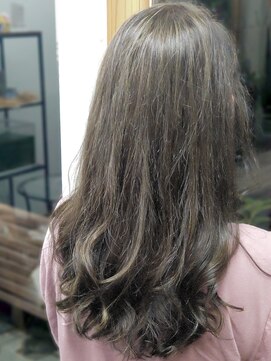 クラウド ナイン ブランシュ(CLOUD Nine blanche) グレイカラー×ハイライト