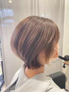 ピーカ(Pica) 耳掛けショートボブ