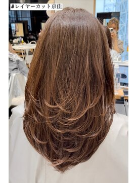 アフロート ルヴア(AFLOAT RUVUA) 《ー5歳》後ろ姿も美人★華やか★たっぷりレイヤーカット★京佳