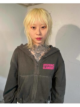 コードプラスリム(CODE+LIM) ブリーチのみ／金髪ボブ／レイヤーカット