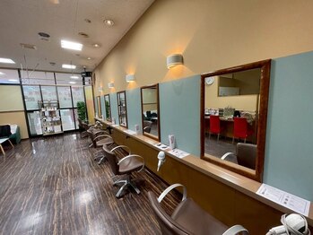 リルバイラポールヘア イオン南松本店(Lille by RAPPORT HAIR)の写真/【お客様の気持ちを大切に新しいスタイルを】丁寧なカウンセリング×抜群の技術で"あなたに似合う"をご提供