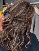 オニキス(ONYX)&nbsp;R20 ハイライト白髪白髪ぼかしレイヤーカット