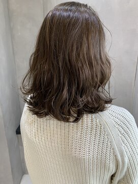 オーストヘアー リュウール(Aust hair Lueur) ミディアムローレイヤー