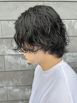 ヒュイル バイ ニアウ(Hwyl by Niau)&nbsp;メンズセンターパート波巻スパイラルパーマニュアンスパーマ