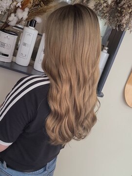 ブルーアンドカンパニー(BLUE&Co.) ソフトグレージュ☆