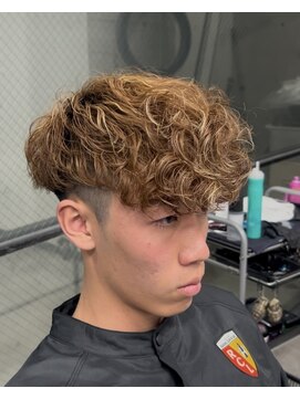 イーラ(era) スペインカール　ツイストスパイラル眉カットメンズパーマ