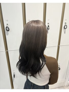 ハレル 戸塚(HAREru.) 履歴を活かしたブリーチありデザインカラー