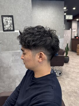 ロカフェローズ 横浜 桜木町(LOCA FELLOWS) ツイスパアップバング/関内.桜木町