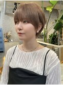ブリーチカラーハイトーンミルクティーベージュショートカット