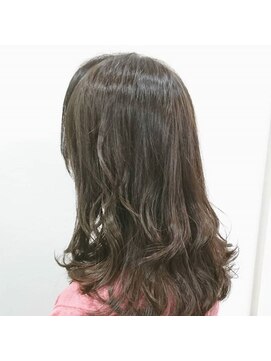 ヘアーアンドメイク ヒューラ 立川店(HAIR&MAKE hurra) ノンジアミンでグレイカラー
