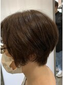 アッシュ系カラーのショートスタイル/ダークアッシュ/前下がり