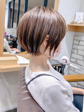 アヴァロン(AVALON) 絶壁解消×マロンベージュ×ひし形×前髪長め大人ショートボブ永