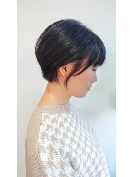 ルッツ(Lutz) キレイめグラデーションボブ