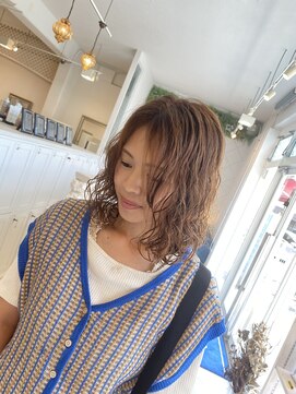 アンジュベイナハ (Ange Bay NAHA) ハイトーン×ラフパーマ