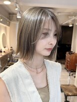 ヒビヲ(HIBIO)&nbsp;ショートボブブリーチカラーミルクティーベージュハイトーン