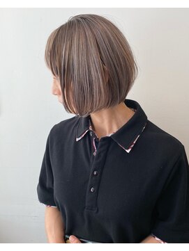 ゼル ビッグアイ(ZELE) 白髪ぼかしハイライトボブ