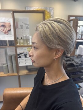 ルシードスタイルアイフラット(LUCIDO STYLE I-FLAT) 刈り上げショート/ブリーチカラー