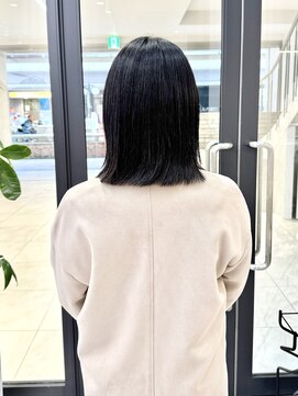 エブリ(evri) 「evri」外ハネボブ　切りっぱなしボブ　ボブ　暗髪カラー