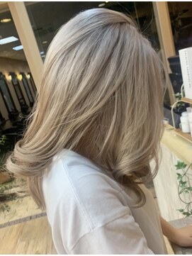 モアムー(Moremuu) 【りえ】ブロンドカラー