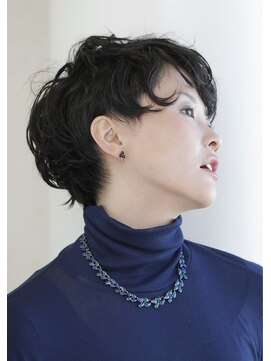 美容 キロ(Kilo) お洒落黒髪ショート
