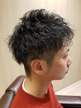 ライール ザ バーバー(Lair the barber) 雰囲気◎黒髪ミディアムパーマで大人な雰囲気に
