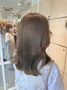 アドラーブル 万代店 (adorable) 【グレージュカラー】【ハイトーンカラー】10代20代