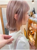 シンプルBOBとやわらかなミルキーベージュカラー